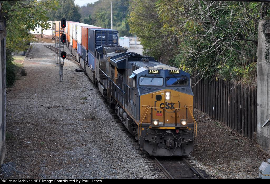 Intermodal eases north through the junction